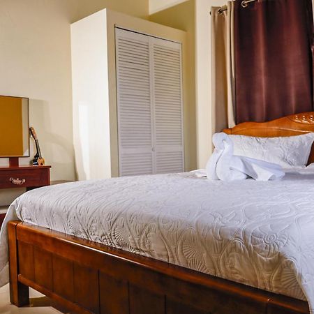 Ivs Bed And Breakfast Kingston Bagian luar foto