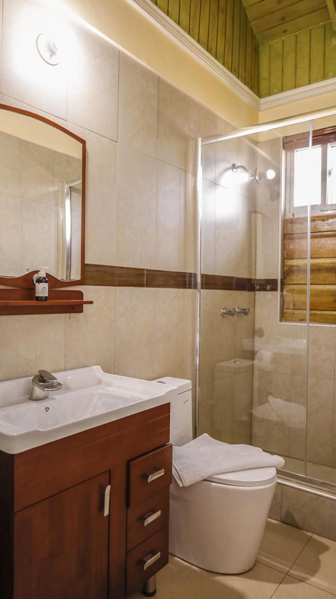 Ivs Bed And Breakfast Kingston Bagian luar foto