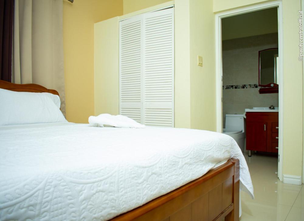 Ivs Bed And Breakfast Kingston Bagian luar foto