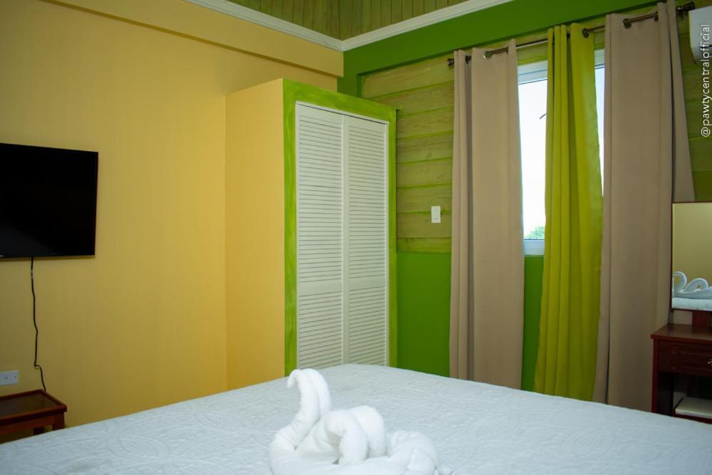 Ivs Bed And Breakfast Kingston Bagian luar foto
