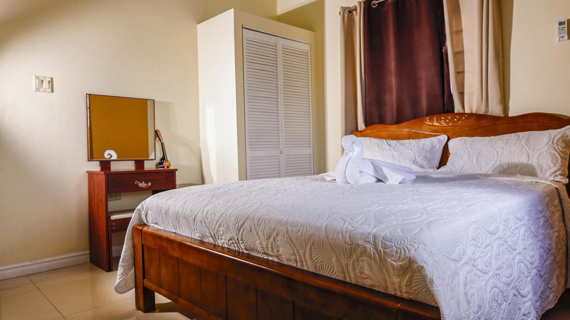 Ivs Bed And Breakfast Kingston Bagian luar foto